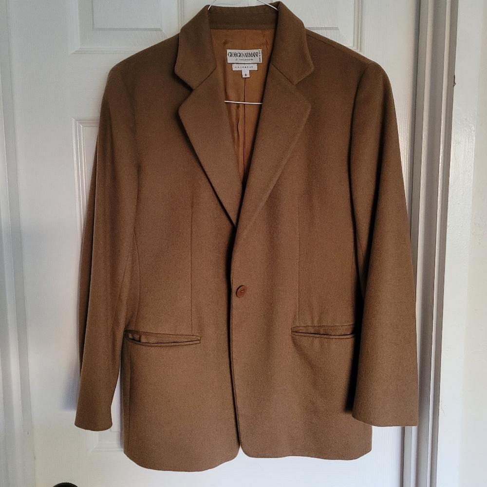 *FIRM* Armani Cashmere Blazer Camel size 8 gorgeous fit, staple!